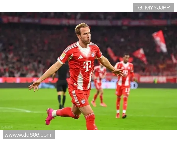 莱万重返德甲对阵拜仁引发球迷愤怒称其忘恩负义情绪高涨