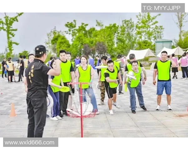 飞盘热潮席卷杭州:飞盘队如何实现速度与技巧的双重突破MBA 飞盘热潮席卷杭州:飞盘队如何实现速度与技巧的双重突破MBA