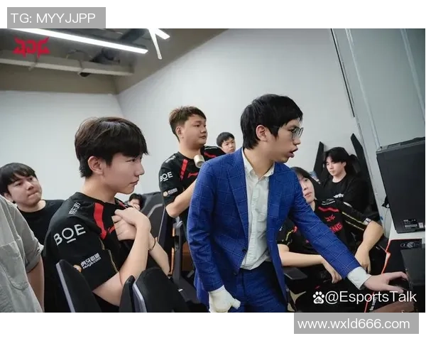 FPX青年赛背后的奋斗故事与荣耀之路揭秘