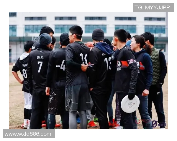 成都飞盘队在极限运动联赛中的默契配合与战术分析MBA