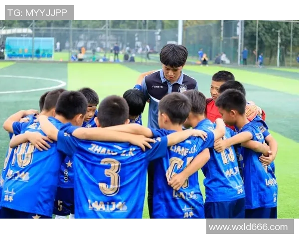 恩佐的成长之路：从青涩少年到足球场上的闪耀明星