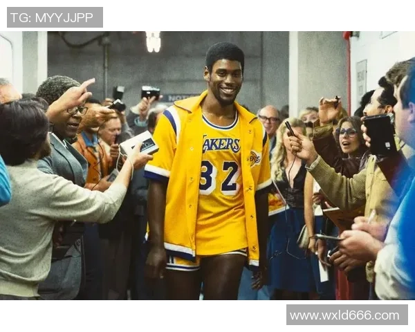 虐篮球明星背后的故事与荣耀探秘篮球界的黑暗面与光辉时刻